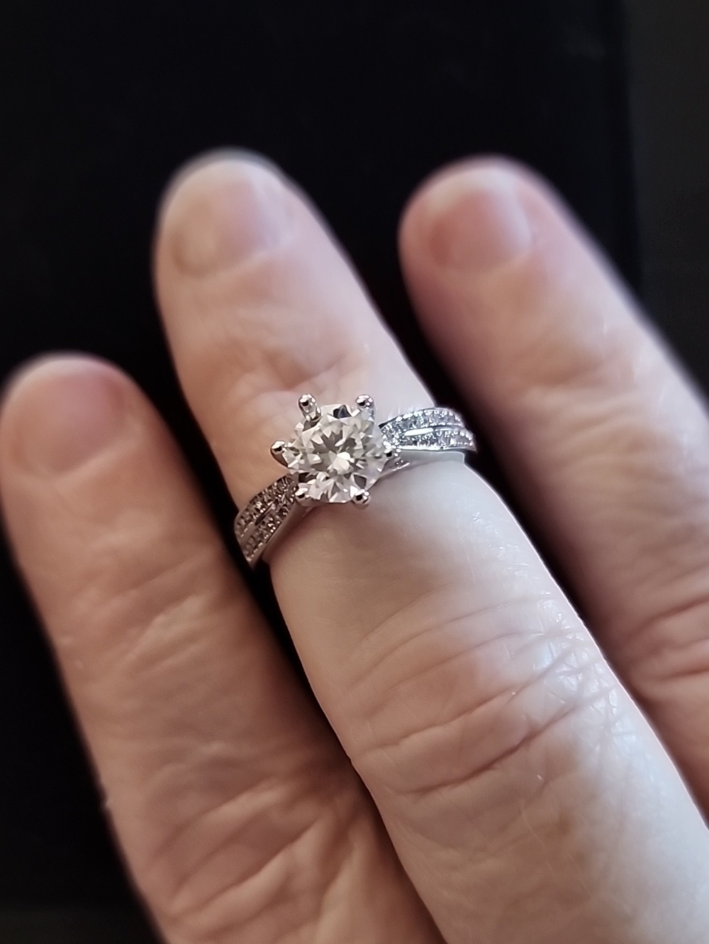 Classic Solitaire Moissanite Rhodium-plated Ring - Size 6